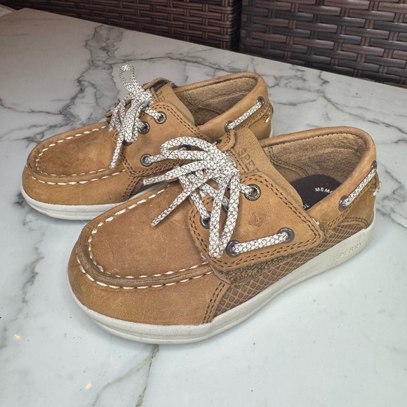Sperry’s Memory Foam Kids Tan Boat Shoes with Velcro - Picture 1 of 10